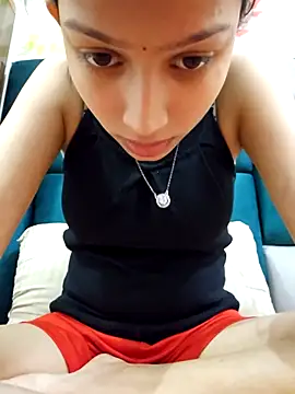 Snapshot of Aleena_Rai chatting on March 21, 6:18 pm Aleena Rai online show from March 21, 6:18 pm