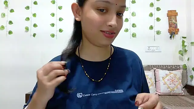 Snapshot of Aleena_Rai chatting on October 30, 6:52 pm Aleena Rai online show from October 30, 6:52 pm