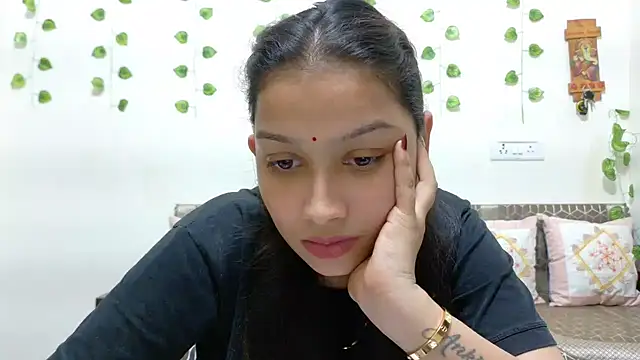 Snapshot of Aleena_Rai chatting on October 31, 6:53 pm Aleena Rai online show from October 31, 6:53 pm
