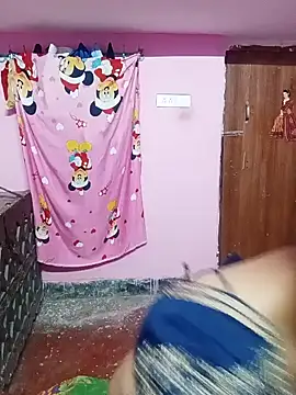 Snapshot of Cute-Simmi chatting on December 5, 2:11 pm Cute-Simmi online show from December 5, 2:11 pm