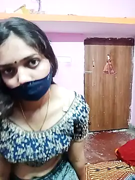 Snapshot of Cute-Simmi chatting on December 25, 10:50 am Cute-Simmi online show from December 25, 10:50 am