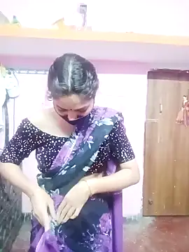 Snapshot of Cute-Simmi chatting on January 12, 2:56 am Cute-Simmi online show from January 12, 2:56 am