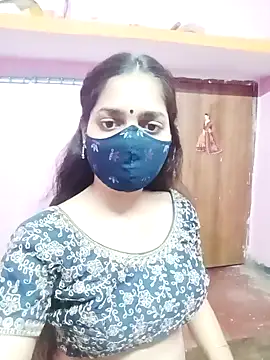 Snapshot of Cute-Simmi chatting on January 15, 10:49 am Cute-Simmi online show from January 15, 10:49 am