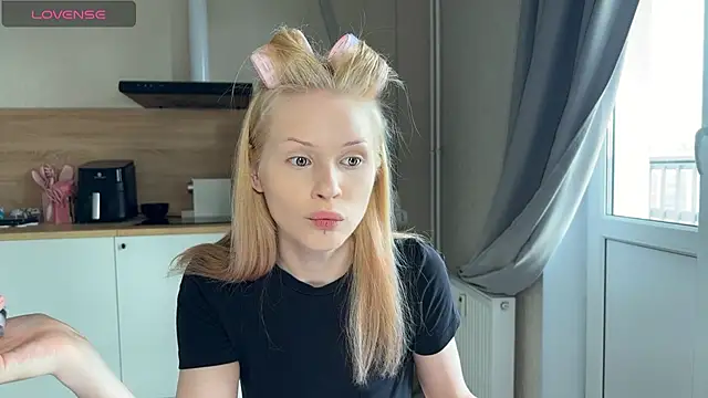 lisa barbie online show from May 26, 5:03 am