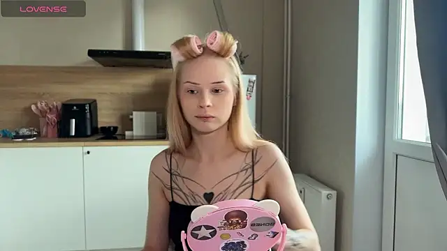 lisa barbie online show from May 31, 4:09 am