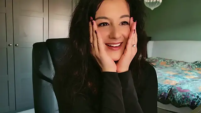 flatwhite0 online show from November 3, 11:00 am