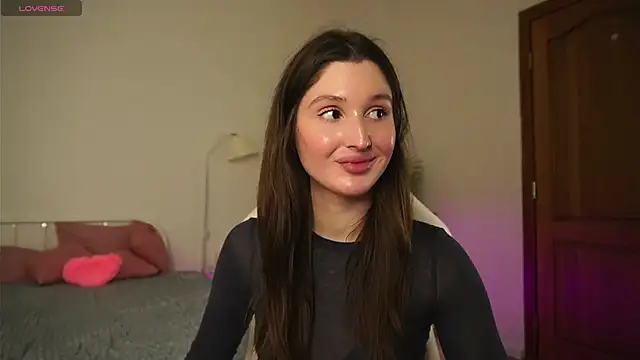 Snapshot of tender_babyy chatting on February 23, 10:49 am tender babyy online show from February 23, 10:49 am