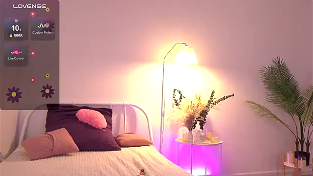 Snapshot of tender_babyy chatting on September 18, 12:40 pm tender babyy online show from September 18, 12:40 pm