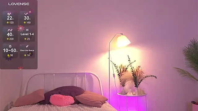 Snapshot of tender_babyy chatting on October 5, 12:25 pm tender babyy online show from October 5, 12:25 pm