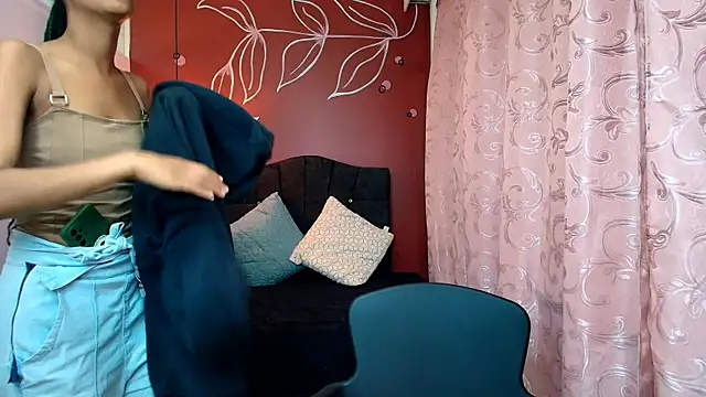 Zia Green online show from December 19, 12:12 pm