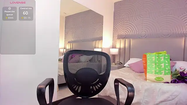 JaneLondon online show from April 13, 2:00 pm