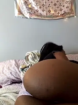 Snapshot of ebonycatlisaaaalime chatting on February 1, 6:40 pm ebonycatlisaaaalime online show from February 1, 6:40 pm