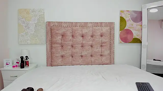 HayleyMarshall  online show from December 13, 9:41 pm