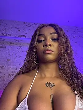 Snapshot of pamela_west chatting on February 18, 7:43 pm pamela west online show from February 18, 7:43 pm