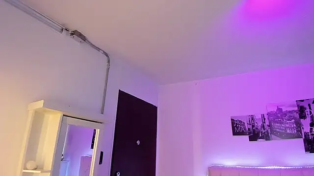 Amy Kiitty  online show from April 3, 1:09 pm