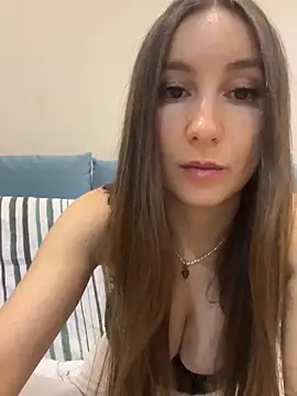 Snapshot of viviandaimond1 chatting on January 4, 5:05 pm viviandaimond1 online show from January 4, 5:05 pm