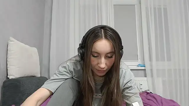 viviandaimond1 online show from February 13, 6:15 pm