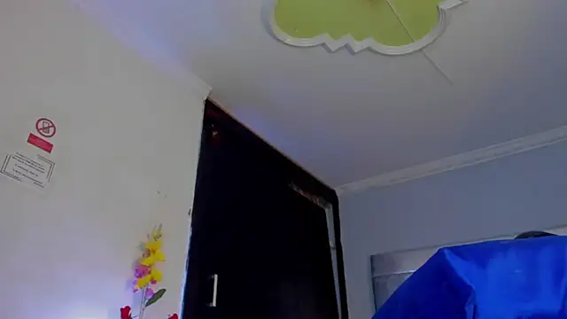 Eyleen Santos online show from March 31, 7:36 pm