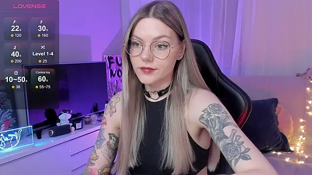 Marta May  online show from October 8, 6:16 pm