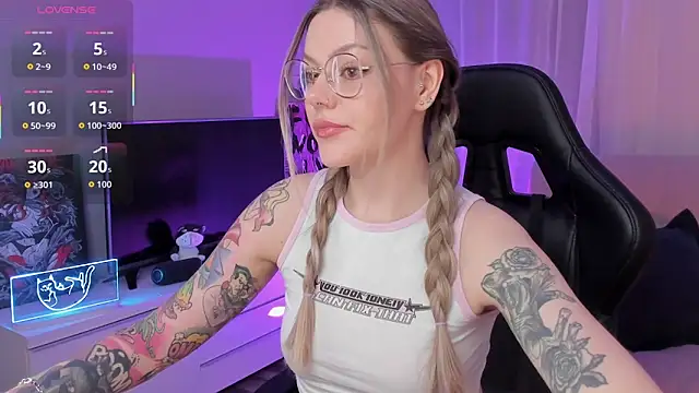 Marta May  online show from October 12, 5:23 pm