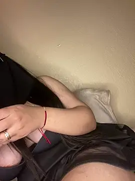 Snapshot of Cameelia chatting on January 15, 1:02 am Cameelia online show from January 15, 1:02 am