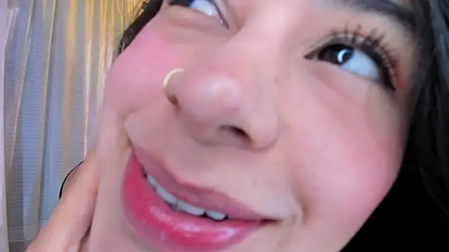 Snapshot of GabyButtler1 chatting on January 15, 1:52 pm GabyButtler1 online show from January 15, 1:52 pm