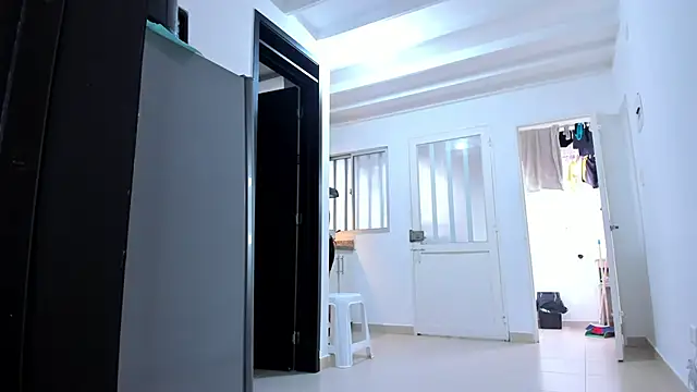 Snapshot of GabyButtler1 chatting on February 4, 6:06 pm GabyButtler1 online show from February 4, 6:06 pm