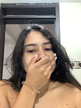 Snapshot of GabyButtler1 chatting on February 5, 5:09 pm GabyButtler1 online show from February 5, 5:09 pm