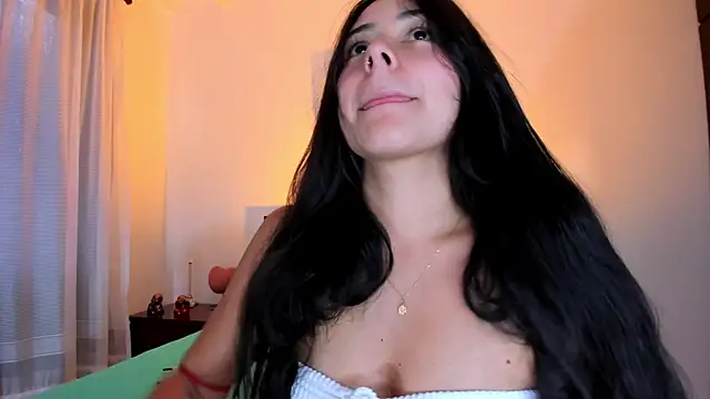 Snapshot of GabyButtler1 chatting on March 9, 9:36 pm GabyButtler1 online show from March 9, 9:36 pm