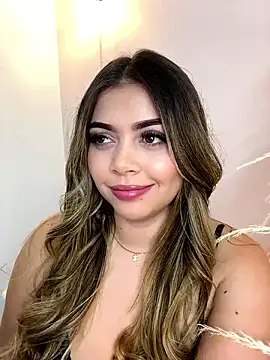 thaliafox  online show from December 2, 8:11 pm