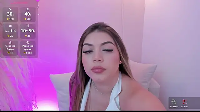 thaliafox  online show from January 21, 12:04 am