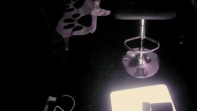 Snapshot of Pressure69mee chatting on January 27, 12:01 am Pressure69mee online show from January 27, 12:01 am