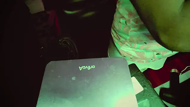 Snapshot of Pressure69mee chatting on February 4, 8:49 pm Pressure69mee online show from February 4, 8:49 pm