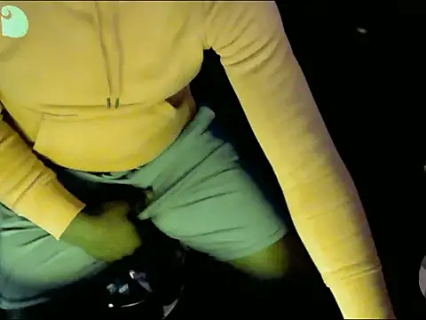 Snapshot of Pressure69mee chatting on February 19, 11:57 pm Pressure69mee online show from February 19, 11:57 pm