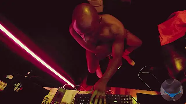 Snapshot of Pressure69mee chatting on February 26, 10:04 am Pressure69mee online show from February 26, 10:04 am