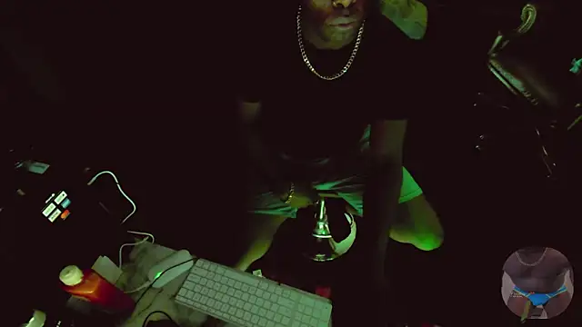 Snapshot of Pressure69mee chatting on March 8, 5:22 pm Pressure69mee online show from March 8, 5:22 pm