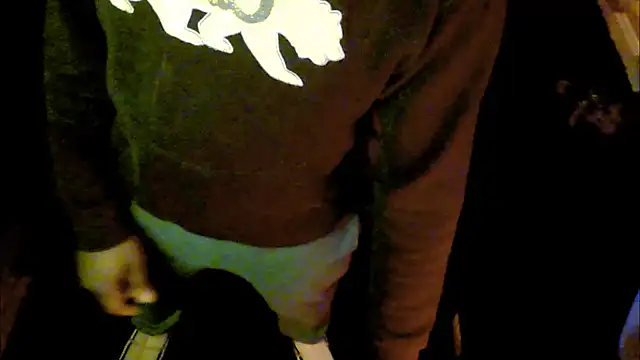 Snapshot of Pressure69mee chatting on March 13, 10:54 pm Pressure69mee online show from March 13, 10:54 pm