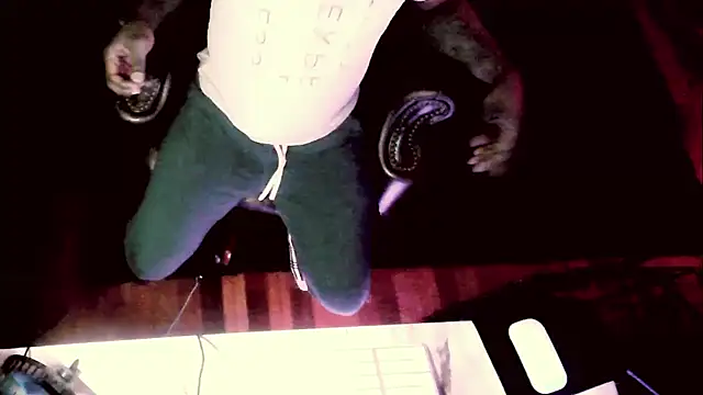 Snapshot of Pressure69mee chatting on March 23, 3:21 am Pressure69mee online show from March 23, 3:21 am