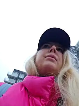 Snapshot of MariaRichi_ chatting on February 10, 7:26 am MariaRichi online show from February 10, 7:26 am