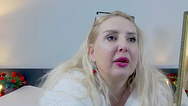 Snapshot of MariaRichi_ chatting on February 22, 3:47 pm MariaRichi online show from February 22, 3:47 pm