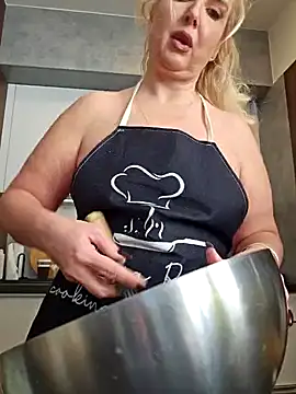 Snapshot of MariaRichi_ chatting on February 27, 10:04 am MariaRichi online show from February 27, 10:04 am