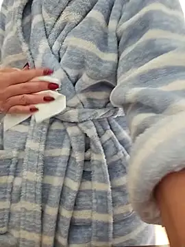 Snapshot of MariaRichi_ chatting on March 8, 7:38 am MariaRichi online show from March 8, 7:38 am