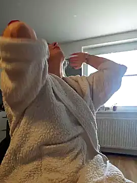 Snapshot of MariaRichi_ chatting on March 12, 7:24 am MariaRichi online show from March 12, 7:24 am