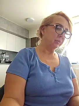 Snapshot of MariaRichi_ chatting on March 12, 10:26 am MariaRichi online show from March 12, 10:26 am