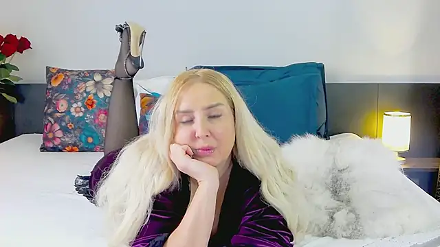 Snapshot of MariaRichi_ chatting on March 13, 12:13 pm MariaRichi online show from March 13, 12:13 pm