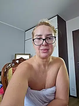 Snapshot of MariaRichi_ chatting on March 16, 7:59 am MariaRichi online show from March 16, 7:59 am