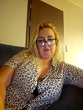 Snapshot of MariaRichi_ chatting on March 16, 7:49 pm MariaRichi online show from March 16, 7:49 pm