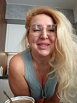 Snapshot of MariaRichi_ chatting on March 22, 7:15 am MariaRichi online show from March 22, 7:15 am