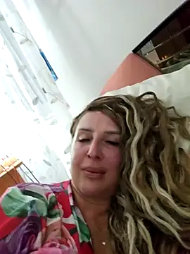 Snapshot of MariaRichi_ chatting on September 17, 7:04 pm MariaRichi online show from September 17, 7:04 pm