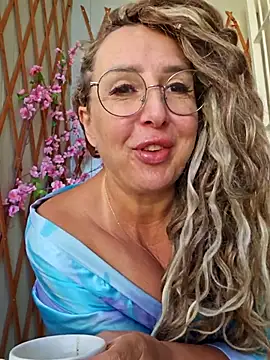 Snapshot of MariaRichi_ chatting on September 20, 6:47 am MariaRichi online show from September 20, 6:47 am